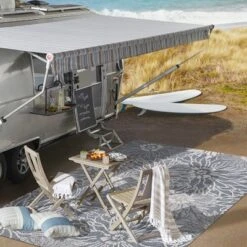 Bahamas Modern All-Over Floral Indoor/Outdoor Area Rug - JONATHAN Y -Furniture store GUEST 247b5612 35f4 4e2e 9e41 c82fbe5c969e