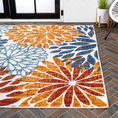 Crisantemo Floral Indoor/Outdoor Area Rug - JONATHAN Y 2 Crisantemo Floral Indoor/Outdoor Area Rug - JONATHAN Y - Image 2