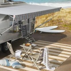 Aveiro Wide Stripe Indoor/Outdoor Area Rug - JONATHAN Y 17 Aveiro Wide Stripe Indoor/Outdoor Area Rug - JONATHAN Y -Furniture store GUEST 33c716dd d769 430e 9a08 696842d2ab88