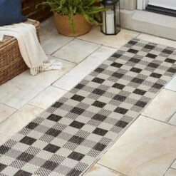 Darcy Traditional Geometric Bold Gingham Indoor/Outdoor Area Rug - JONATHAN Y -Furniture store GUEST eebeab93 89fc 4002 bb1e 6bb82689a21f